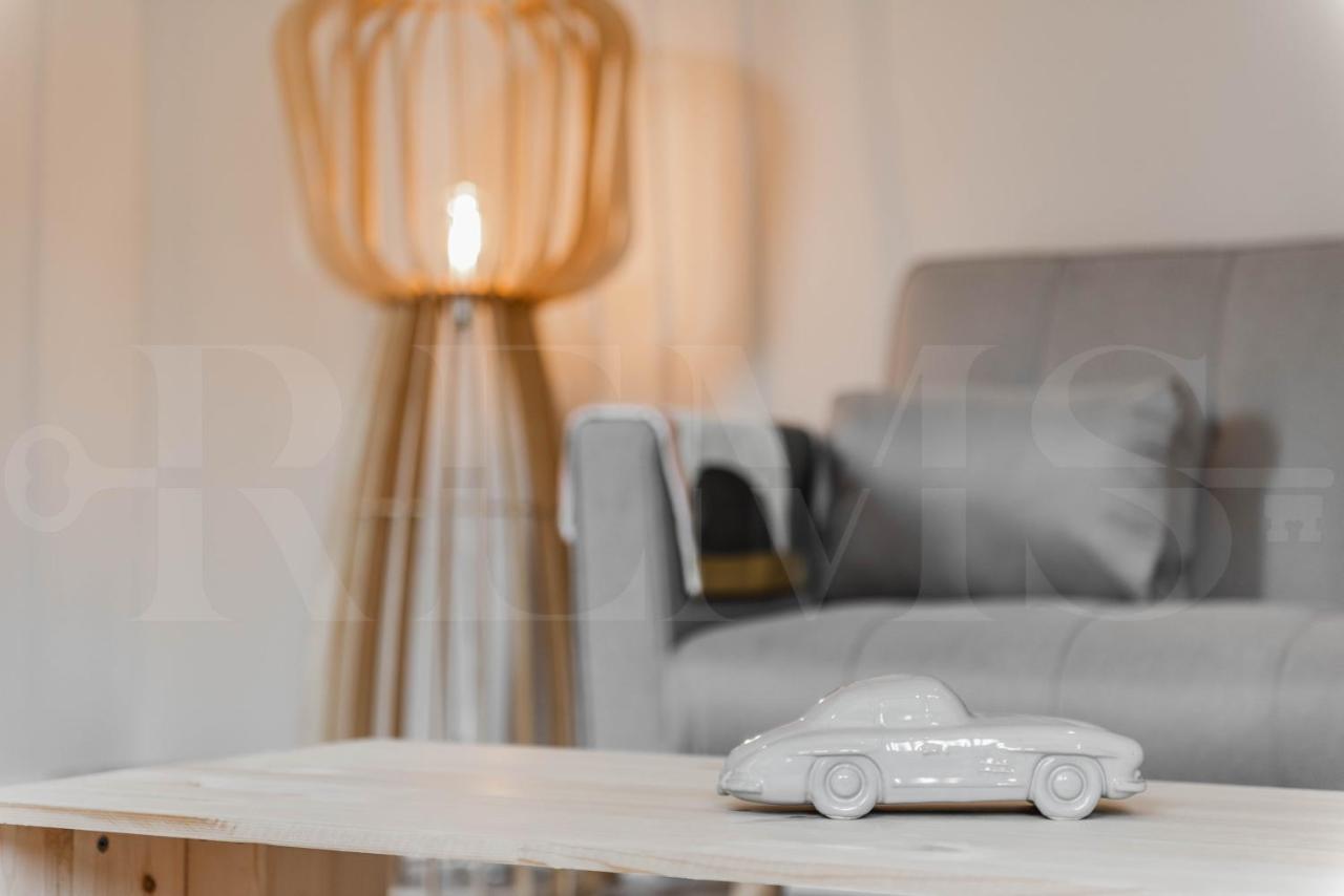 Idyllic And Spacious With Parking - Center By Rems Appartamento *